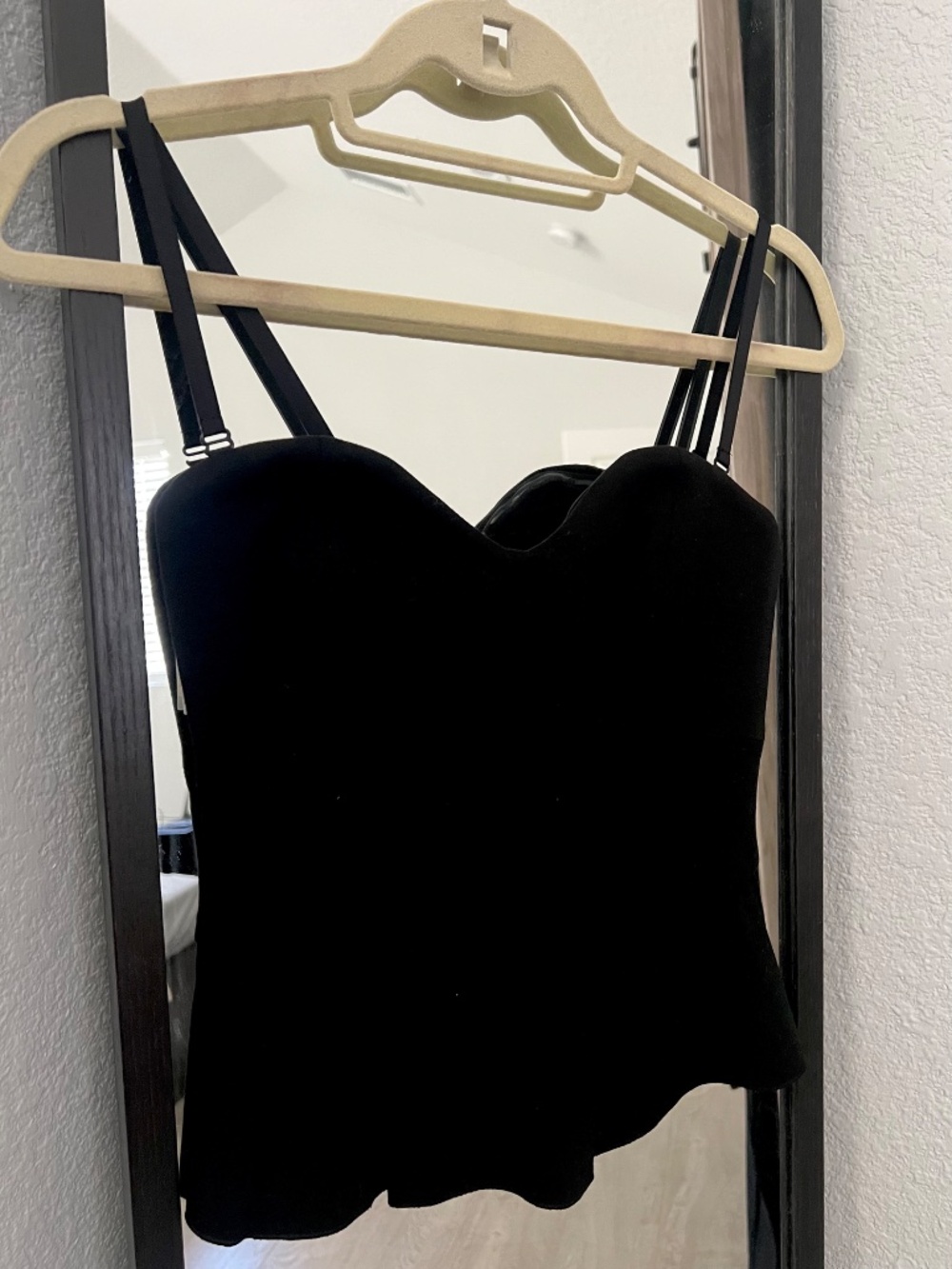 ARITZIA Graeme Bustier in Black - SZ 4 - Picture 3 of 4